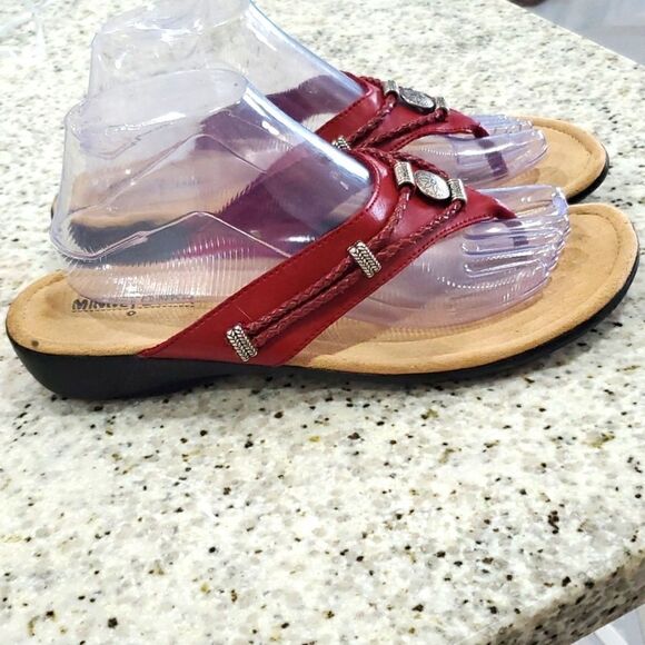 Minnetonka Red Leather Flip Flop Sandals silver tone jewels braided leather, 10 - Picture 2 of 9